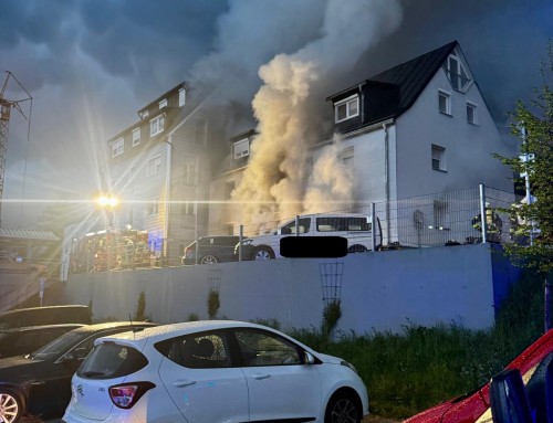 Kellerbrand mit mehreren Personen in Gefahr Stadtgebiet